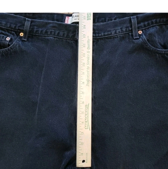 vintage black Levi's relaxed fit 550 men's denim jeans 48x32 - Picture 3 of 10